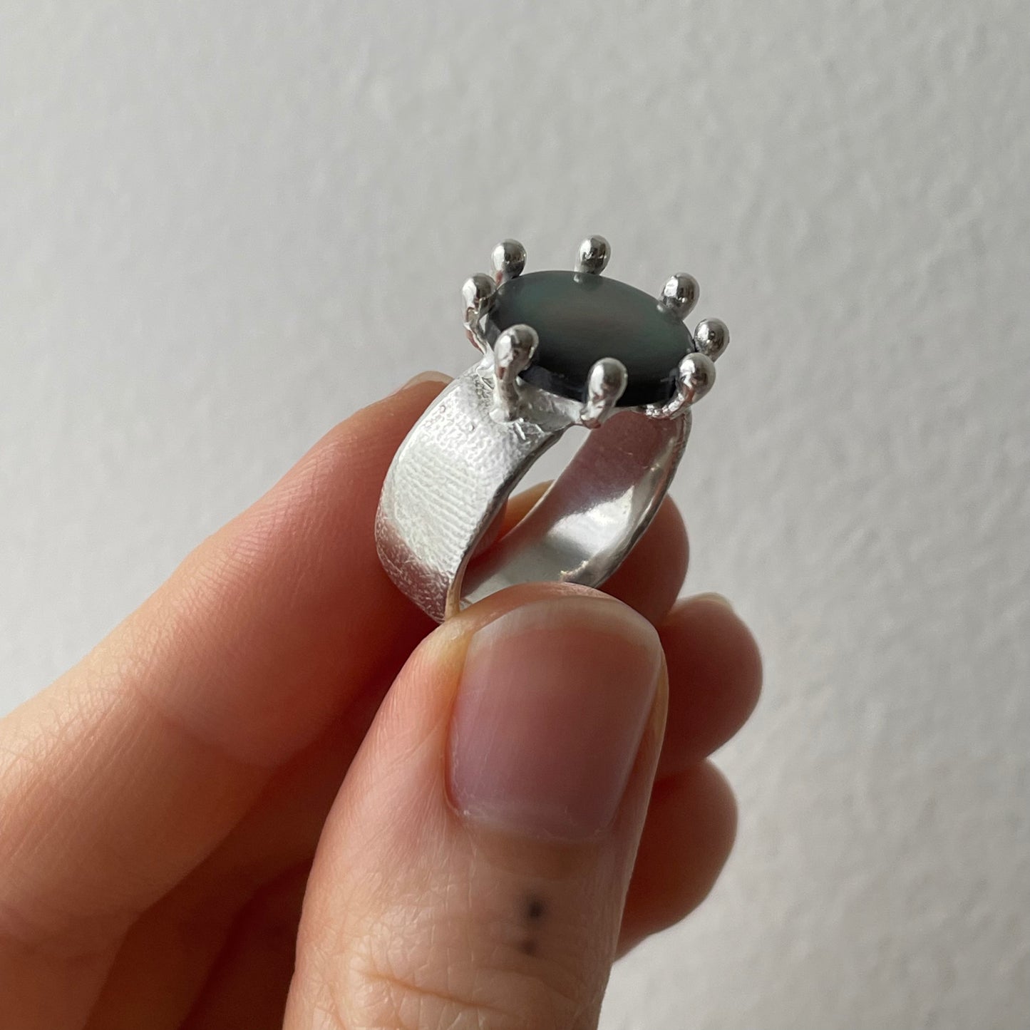moody pearl ring 7.5