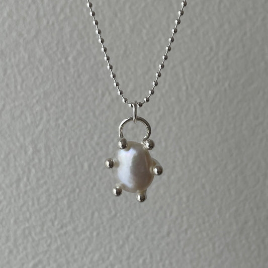 pearl pendant 01