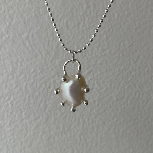pearl pendant 02