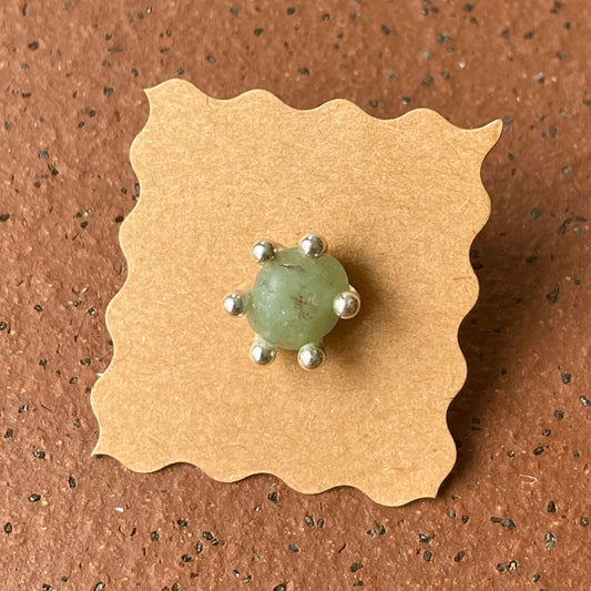 pebble stud 01