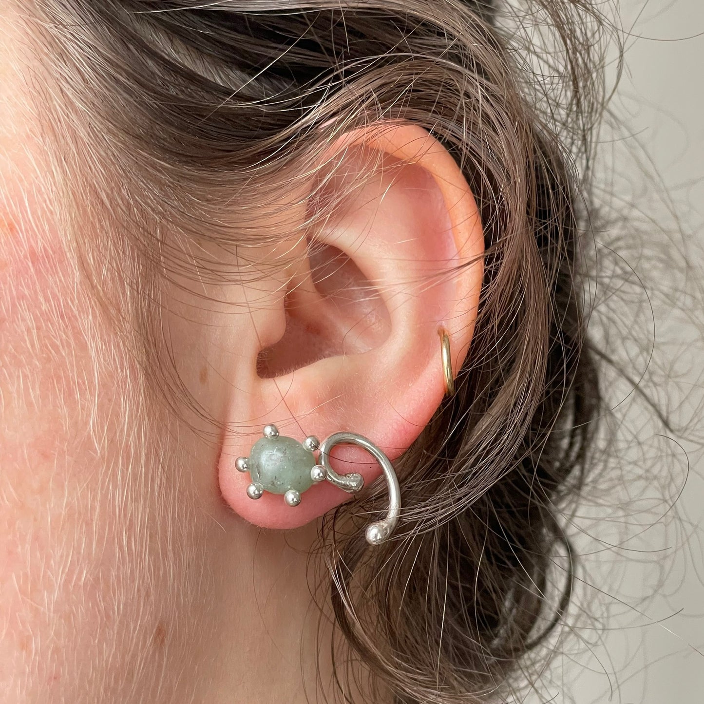 pebble stud 01