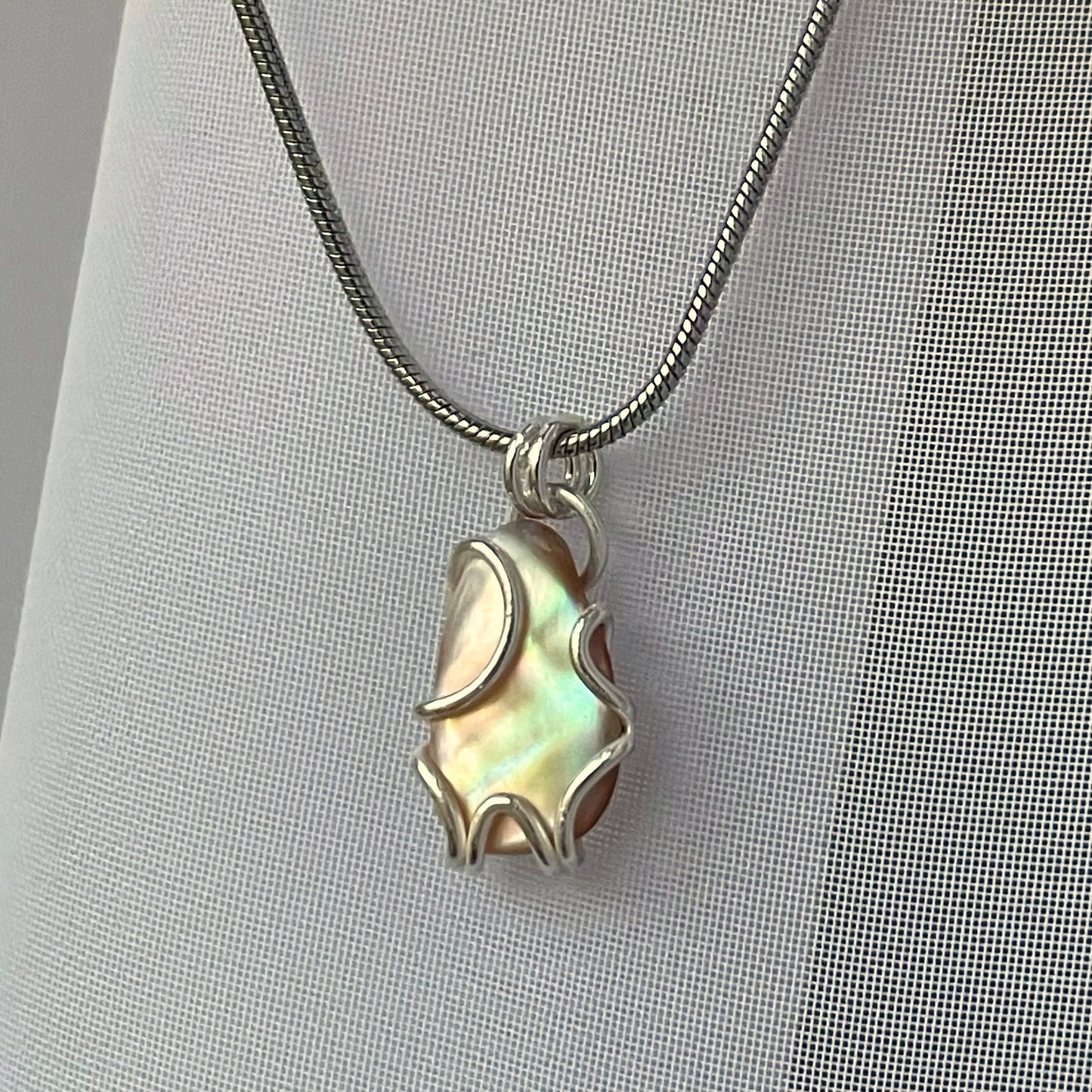 hug pendant