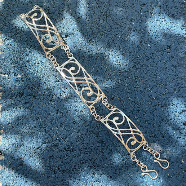 Spiral-panel bracelet