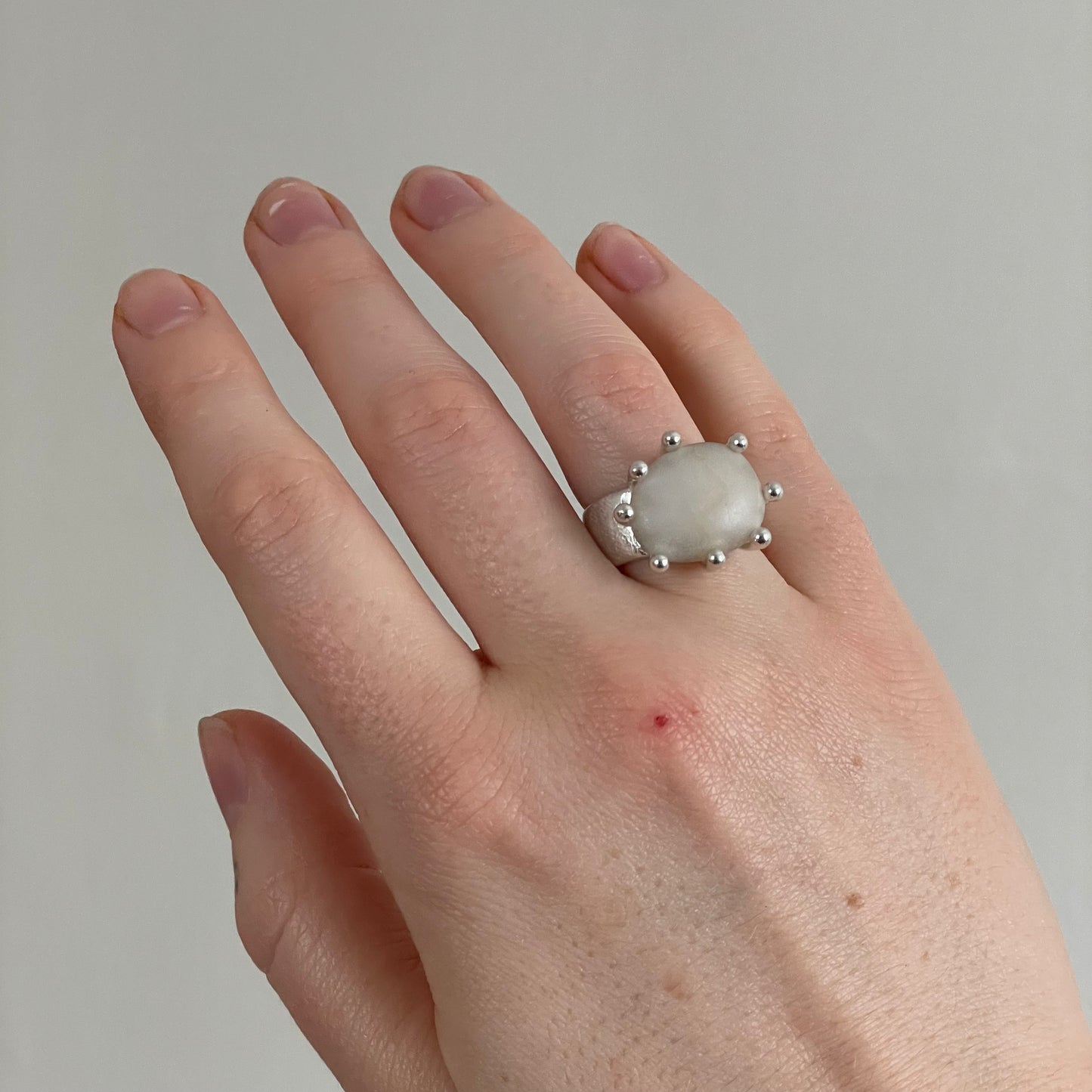 White Stone Ring 01