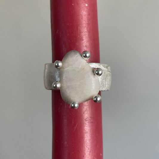 White Stone Ring 02