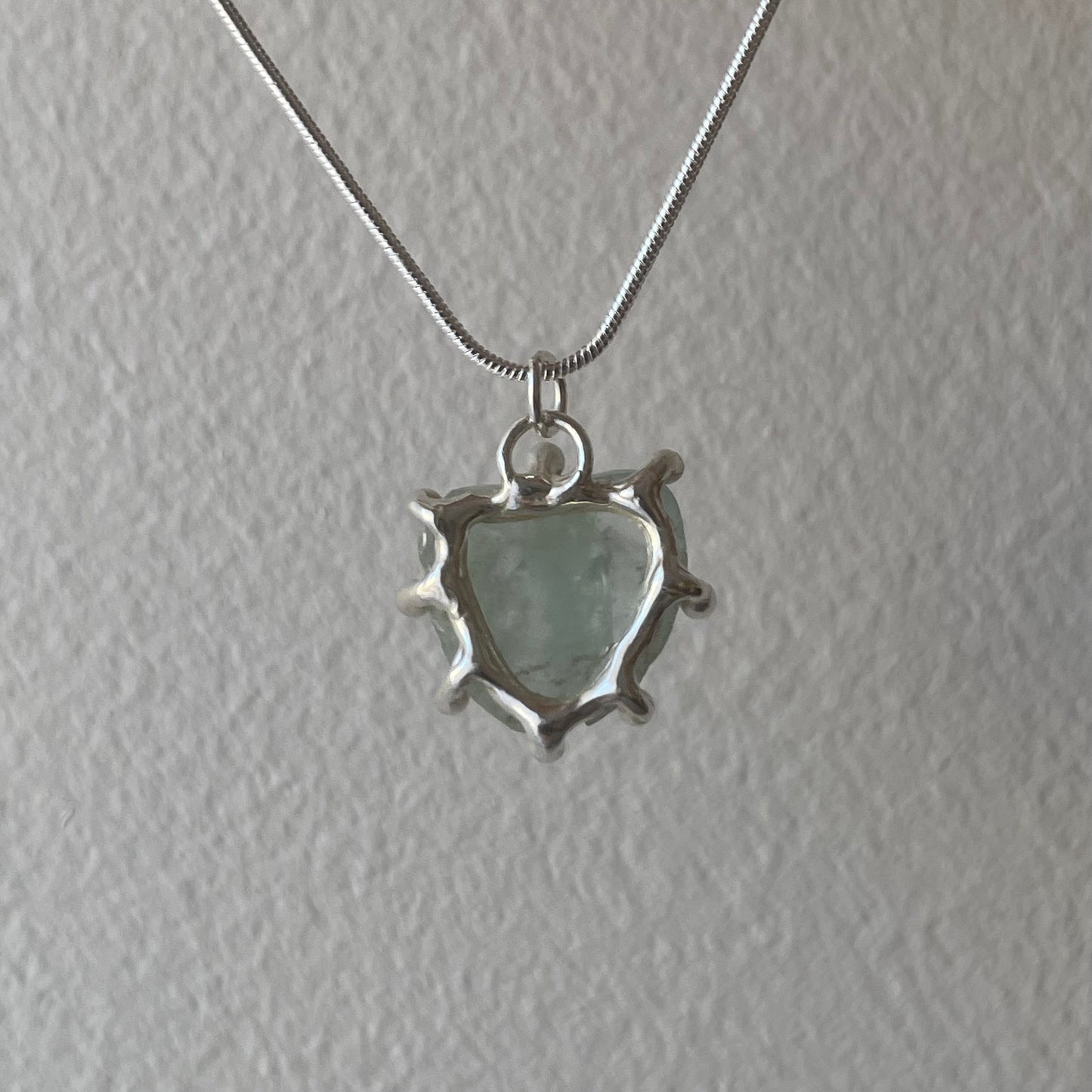 icy stone pendant 01